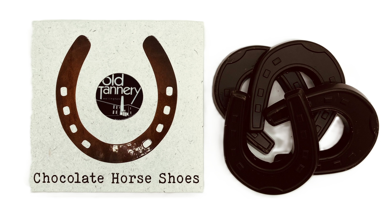 Horse Shoes (box of 4), 46% oat milk chocolate